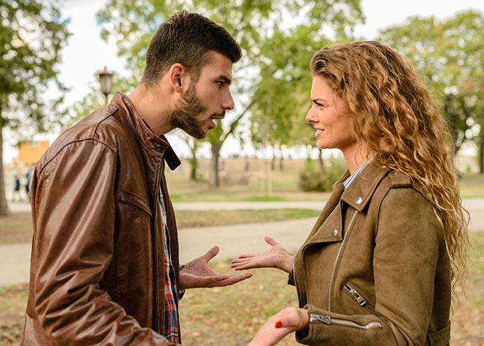 “I Sadly Thought This Was Normal Behavior For A Long Time”: 30 Signs That Somebody Is Not Okay - 11