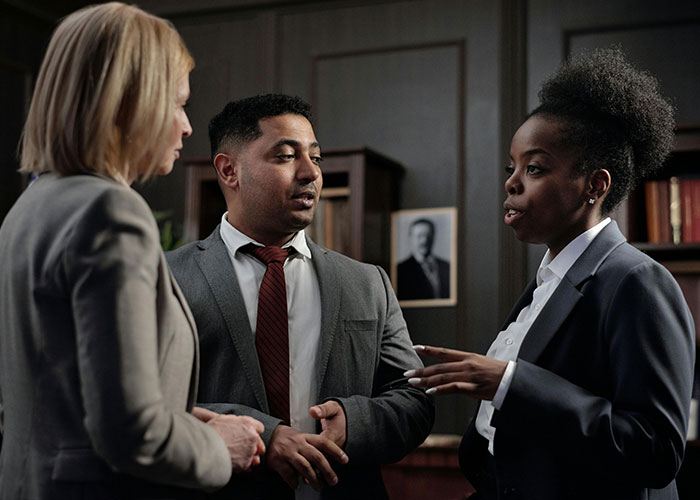 34 Of The Most Surprising Loopholes That Got Cases Instantly Dismissed - 34