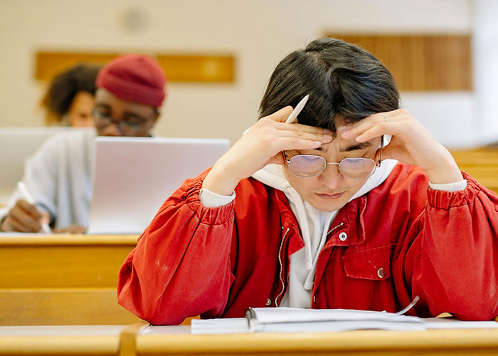 “Marking Those Papers Broke Me”: 40 Times Students Stunned Their Teachers With Their Stupidity - 40