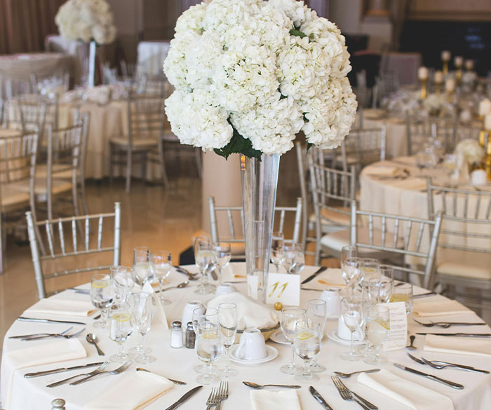 “Several Inappropriate Baby Videos”: 30 Horrible Or Wonderful Wedding Experiences Folks Had