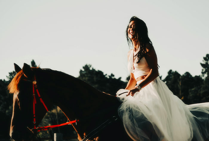 “Several Inappropriate Baby Videos”: 30 Horrible Or Wonderful Wedding Experiences Folks Had