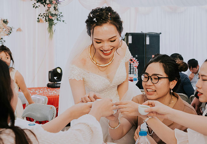 “Several Inappropriate Baby Videos”: 30 Horrible Or Wonderful Wedding Experiences Folks Had