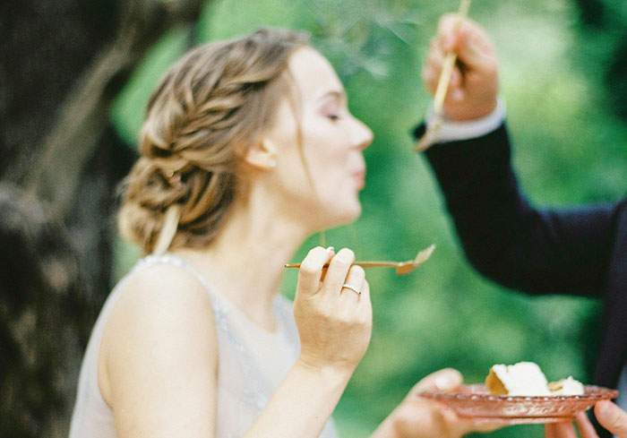 “Several Inappropriate Baby Videos”: 30 Horrible Or Wonderful Wedding Experiences Folks Had