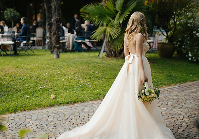 “Several Inappropriate Baby Videos”: 30 Horrible Or Wonderful Wedding Experiences Folks Had