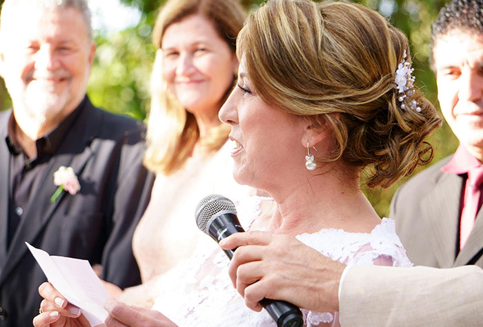 “Several Inappropriate Baby Videos”: 30 Horrible Or Wonderful Wedding Experiences Folks Had