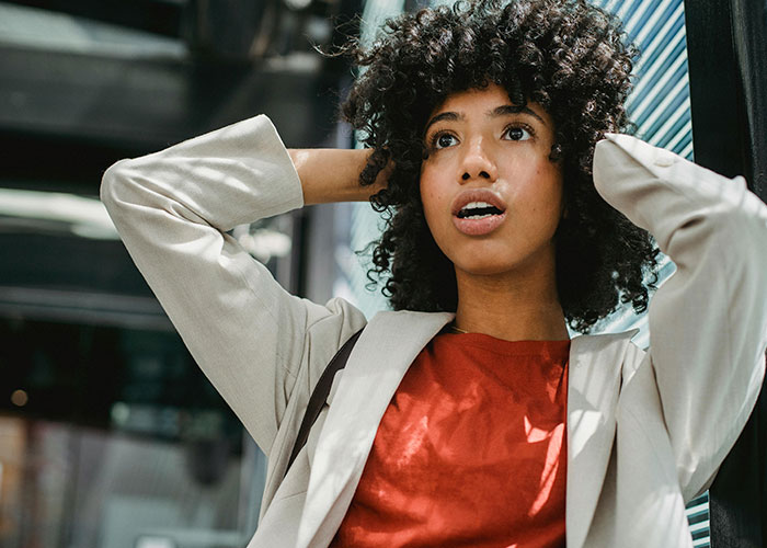 30 ‘White Knight’ Behaviors Men Still Do Without Realizing How Toxic They Really Are