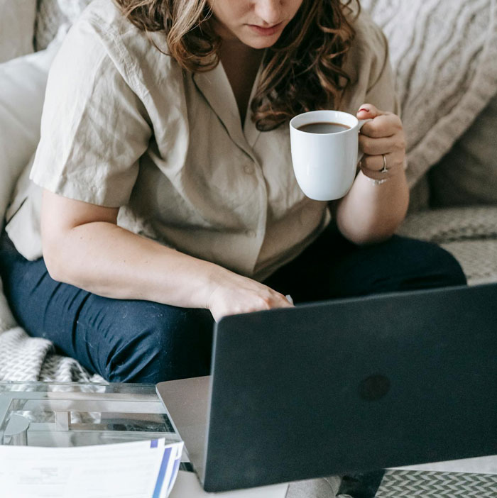 Person Gets Trapped By A Plus-Size Woman On A Flight, Makes Her Cry After Asking To Switch Seats - 15