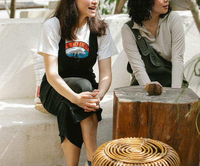 Woman Can’t Understand Why She Struggles To Find A Man, Friend Gets Blatantly Honest - 10