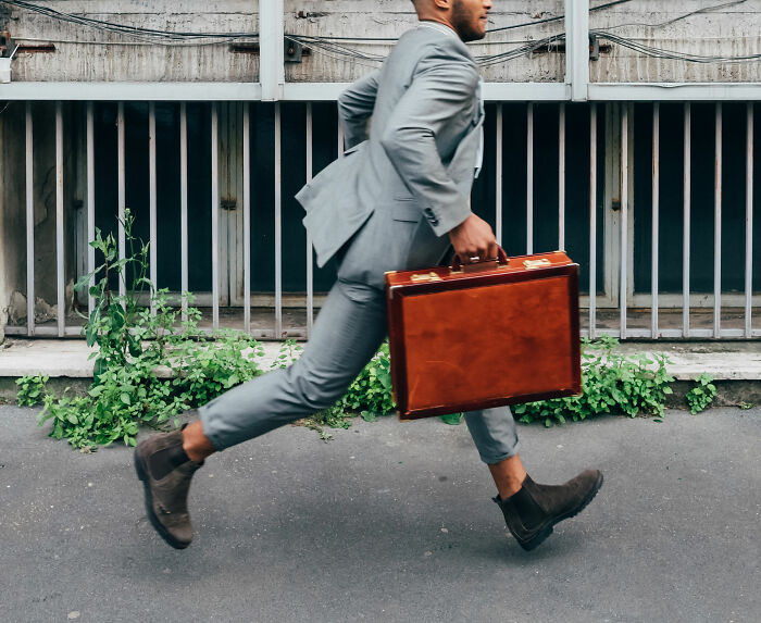 “He Faked It:” 30 Times Employees Messed Up So Bad, They Got Themselves Fired