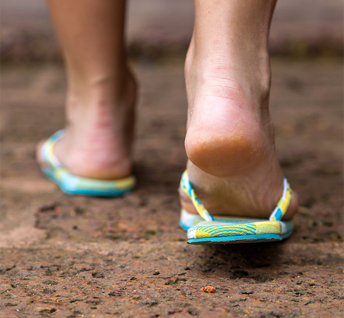 "I've Been Chasing You For 10 Minutes": 'Karen' Assumes Dad Works At Store, Gets A Reality Check