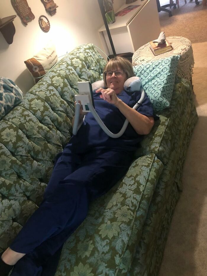 Lounge And Scroll With A Lazy Phone Holder Bracket For Ultimate Relaxation