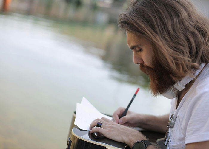 40 Of The Most Embarrassing Things Found Whilst Helping Friends Or Family Move