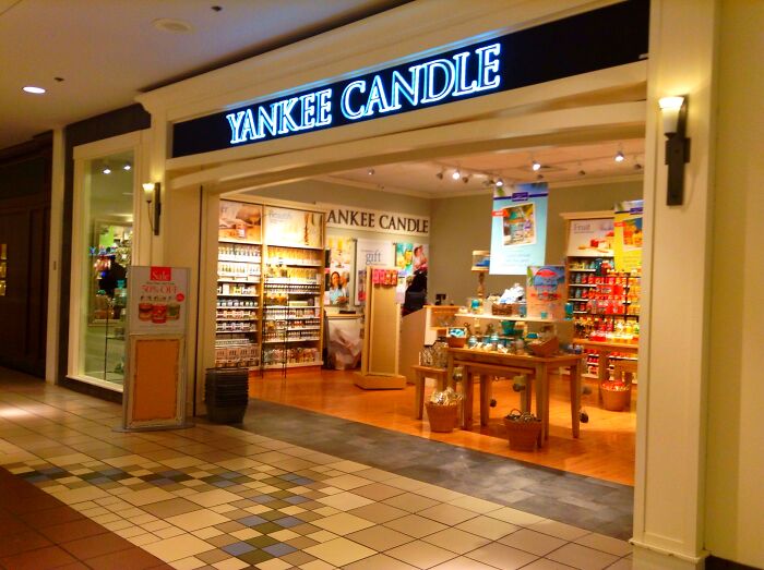 Customer Service Employees Share 30 Encounters With Clients That Left Them Speechless