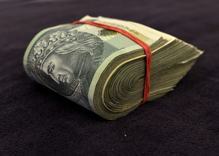 40 Of The Most Embarrassing Things Found Whilst Helping Friends Or Family Move