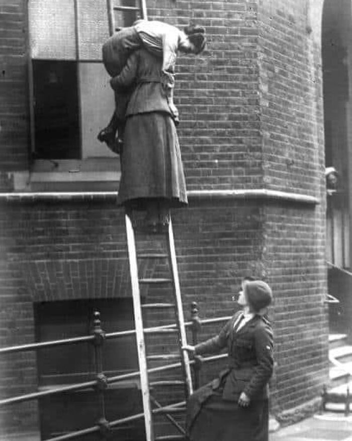 Female Firefighters In Action In London Circa 1916