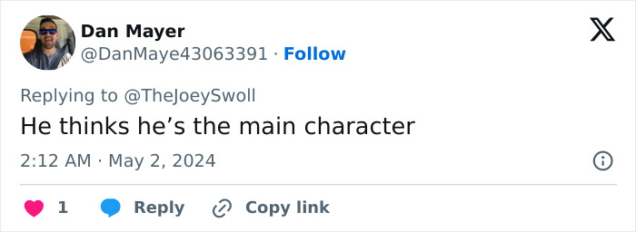 &ldquo;Hope The Guy Presses Charges&rdquo;: Gym-Goer&rsquo;s Controversial Locker Room Selfie Exposes Unwitting Man