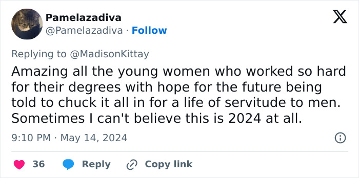 College Graduation Speech Sparks Handmaid&rsquo;s Tale Comparisons And Calls For NFL Star Boycotts