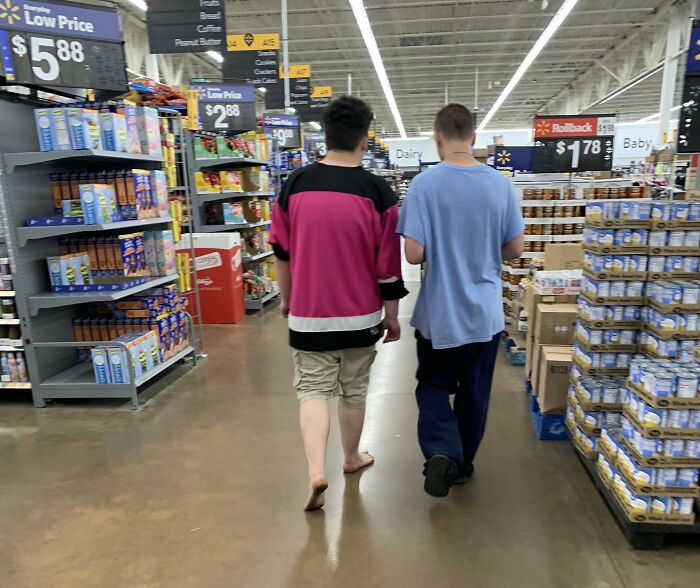 30 People Share The Biggest Culture Shocks They've Ever Experienced Abroad