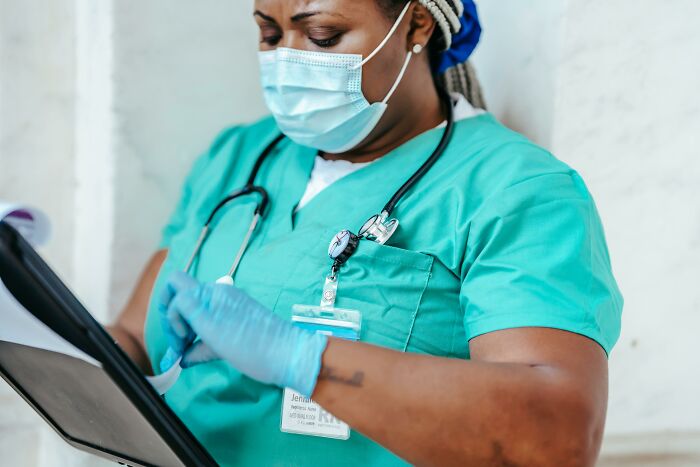 Folks Reveal 32 Of The Most Prestigious Jobs That Barely Pay People A Livable Wage