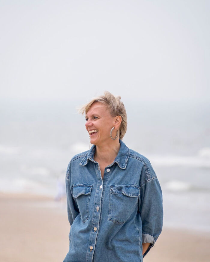Riding The Waves Has Never Been So Inspiring - Meet Veerle Helsen And Her New Book &lsquo;Surf & Art&rsquo;