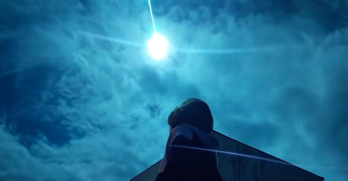This Girl Accidentally Captured The Coolest Video So Far: A Stunning Piece Of A Comet Over Portugal