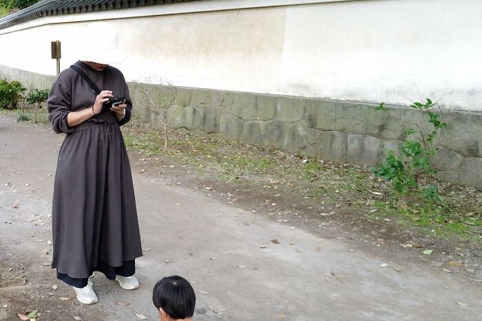 26 Funny Accidental Images That Were Taken At The Right Time And Place By This Street Photographer (New Pics)