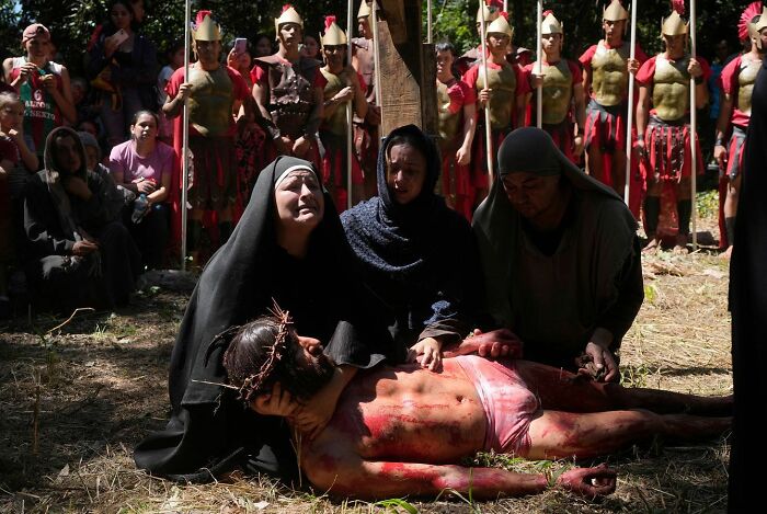 Daily Life In Paraguay Through The Lens Of Photographer Jorge Saenz (33 Pics)