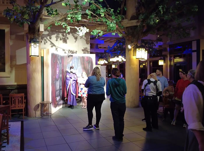 Disney World&rsquo;s Casting Choice Ruins Conservative Family&rsquo;s Outing, Becomes A Viral Gag