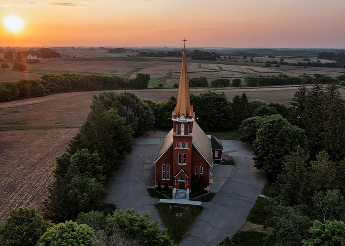 “Welcome To Pennsylvania, Here’s Your Flat Tire”: 50 Iconic Things That Define US States