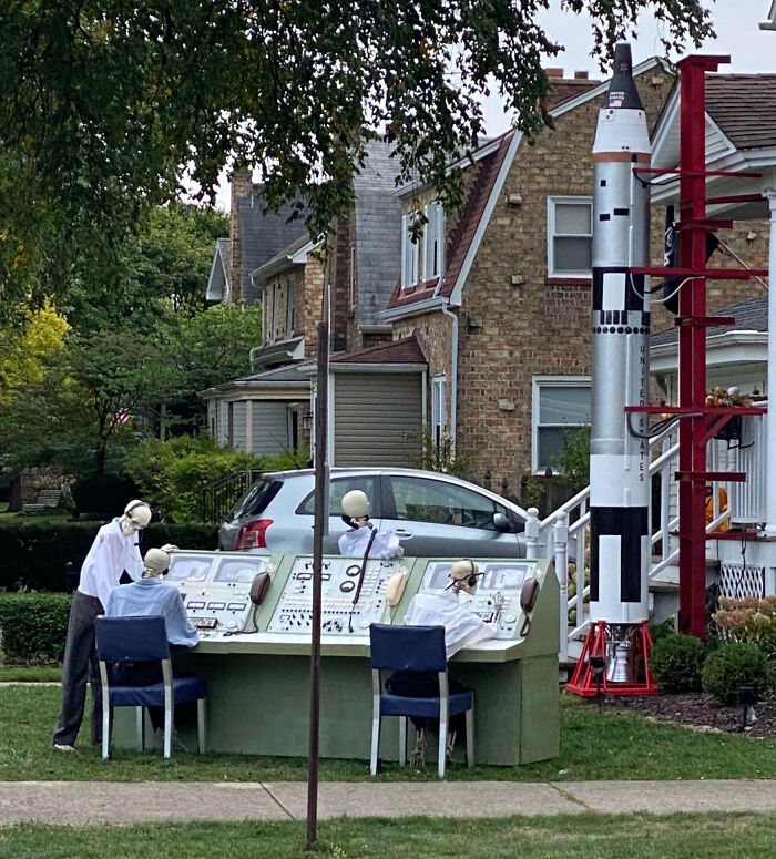 La decoración de Halloween de los vecinos