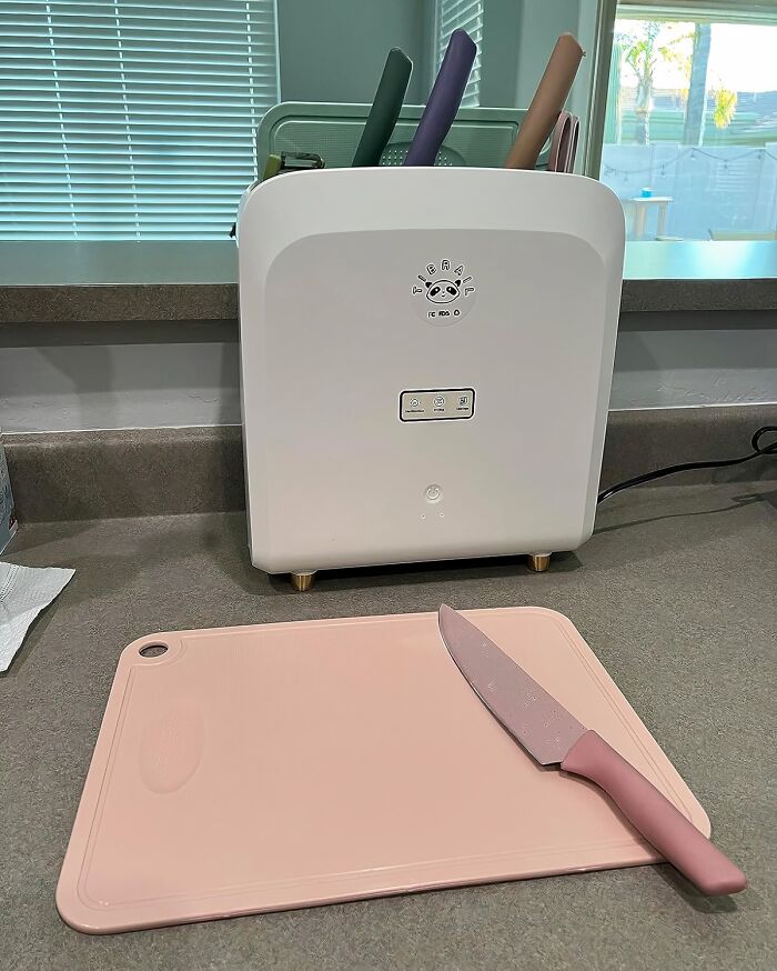 No Risk Of Cross-Contamination With This Smart Cleaning Cutting Board And Knife Set 