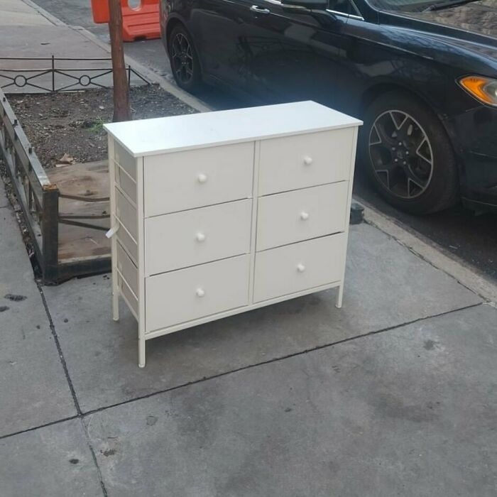 Recycled-Treasure-Stooping-NYC-Pics