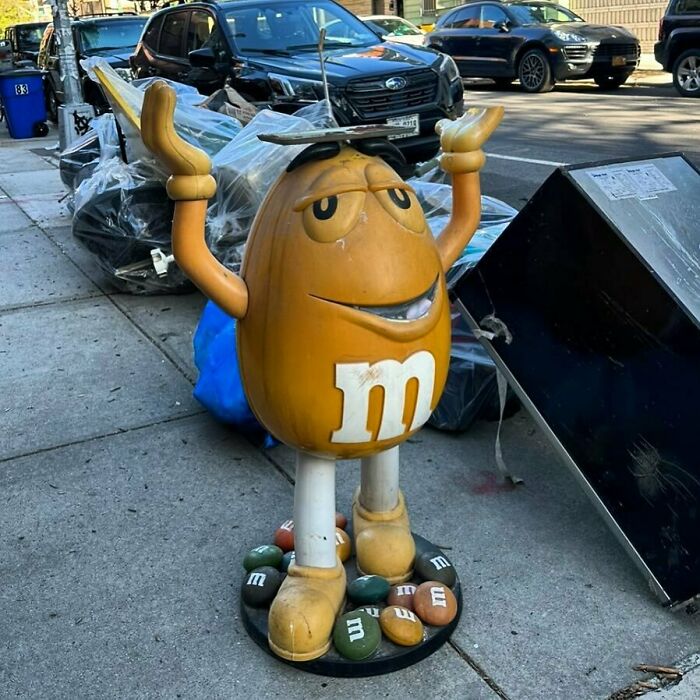 Recycled-Treasure-Stooping-NYC-Pics