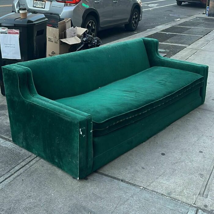 Recycled-Treasure-Stooping-NYC-Pics