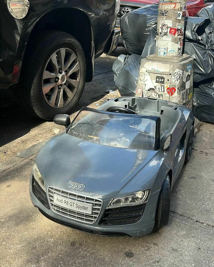 Non-Existent Trunk Room But Will Easily Fit Into Every Parking Spot So… There’s That. 234 Meserole St