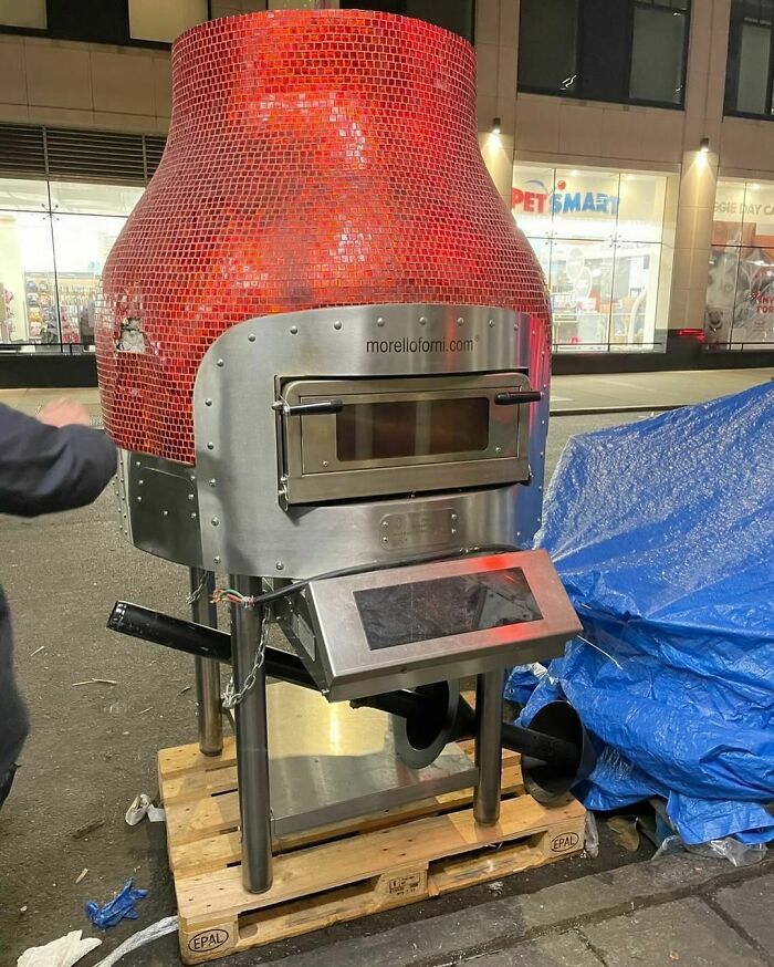 So We Were Asleep But This “Morello Forni Range Fmr” Pizza Oven Was Left Outside Eataly! 24th Off Broadway!