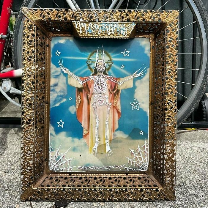 So Much Going On Here! On Hart St Between Marcy Ave And Tompkins Ave In Bedstuy