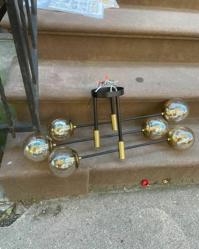 Recycled-Treasure-Stooping-NYC-Pics