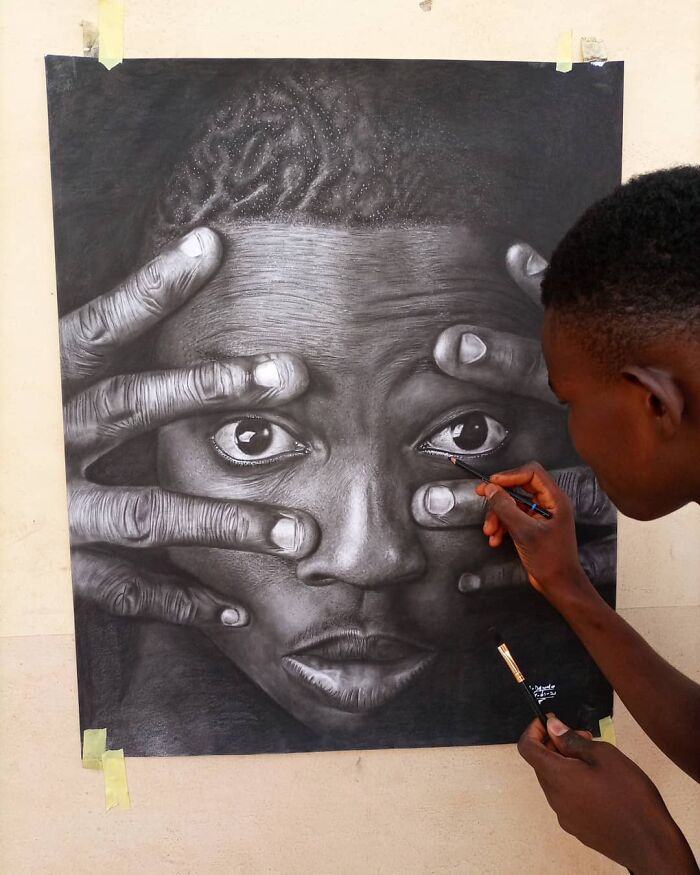 From Charcoal Sketches To Global Fame: The Remarkable Journey Of Dauda Abusali (32 Pics)