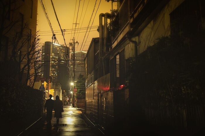 Neon Dreams: Exploring Tokyo's Urban Landscape Through Takaaki Ito's Street Photography