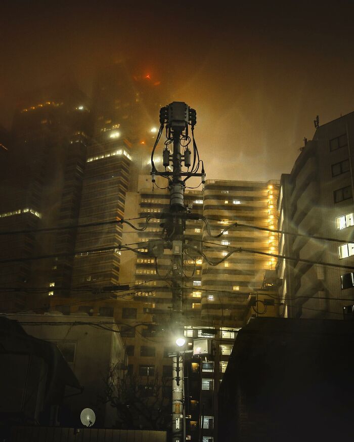 Neon Dreams: Exploring Tokyo's Urban Landscape Through Takaaki Ito's Street Photography