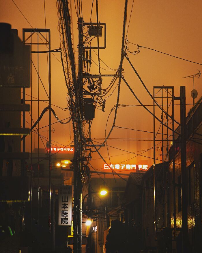 Neon Dreams: Exploring Tokyo's Urban Landscape Through Takaaki Ito's Street Photography