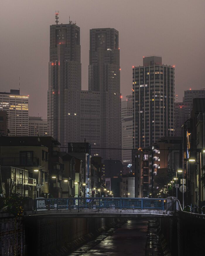 Neon Dreams: Exploring Tokyo's Urban Landscape Through Takaaki Ito's Street Photography