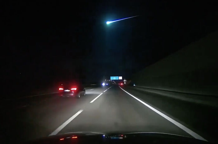 This Girl Accidentally Captured The Coolest Video So Far: A Stunning Piece Of A Comet Over Portugal
