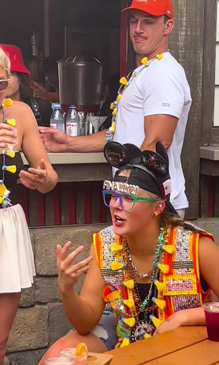 &ldquo;I Got Punched In The Eye&rdquo;: JoJo Siwa Filmed Getting Drunk At Disney For 21st Birthday