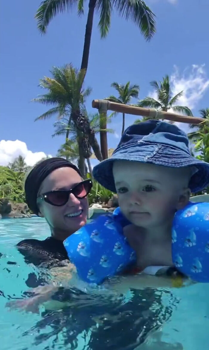 Weeks After Criticism Over Car Seats, Paris Hilton Responds To More Parenting Advice On Son’s Life Vest Weeks After Criticism Over Car Seats, Paris Hilton Responds To More Parenting Advice On Son’s Life Vest
