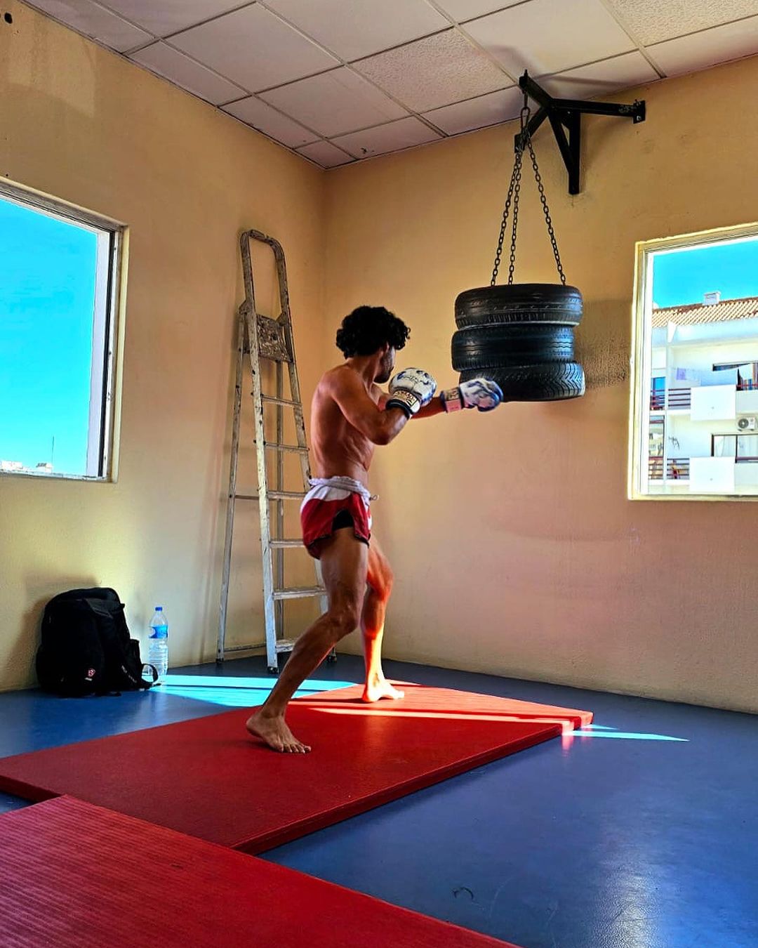 Bailey Greetham-Clark Is Giving Boxing Lessons To The Elderly In Senior Homes Bailey Greetham-Clark Is Giving Boxing Lessons To The Elderly In Senior Homes