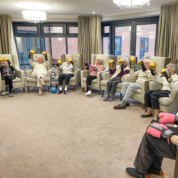 Bailey Greetham-Clark Is Giving Boxing Lessons To The Elderly In Senior Homes Bailey Greetham-Clark Is Giving Boxing Lessons To The Elderly In Senior Homes