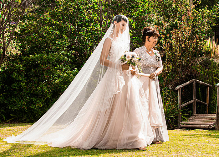 Psychologist Weighs In On &ldquo;Boy Moms&rdquo; After Mother-In-Law&rsquo;s &ldquo;Icky&rdquo; Pre-Wedding Post Goes Viral