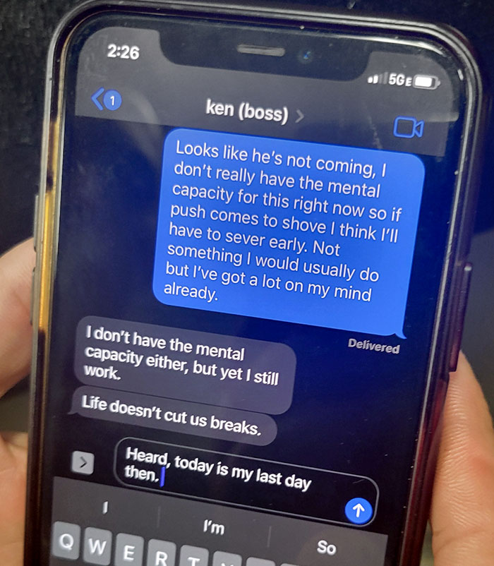 This Is How My Coworker Handled This Text From My Boss